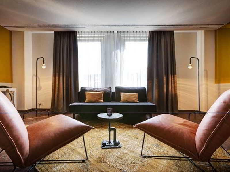 Hotel V Nesplein Amsterdam Esterno foto