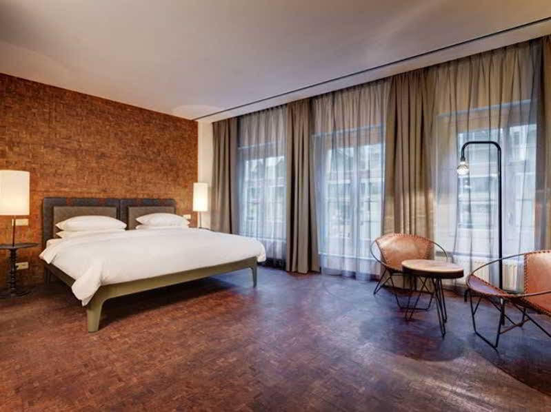 Hotel V Nesplein Amsterdam Esterno foto