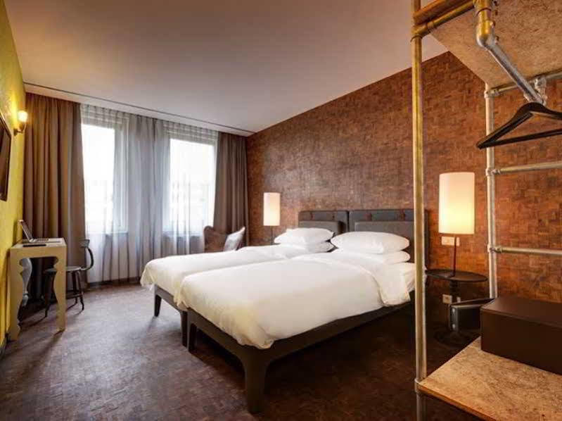 Hotel V Nesplein Amsterdam Esterno foto